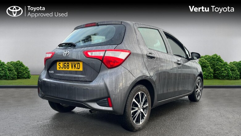 Toyota Yaris 1.5 VVT-i Icon Tech 5dr Petrol Hatchback